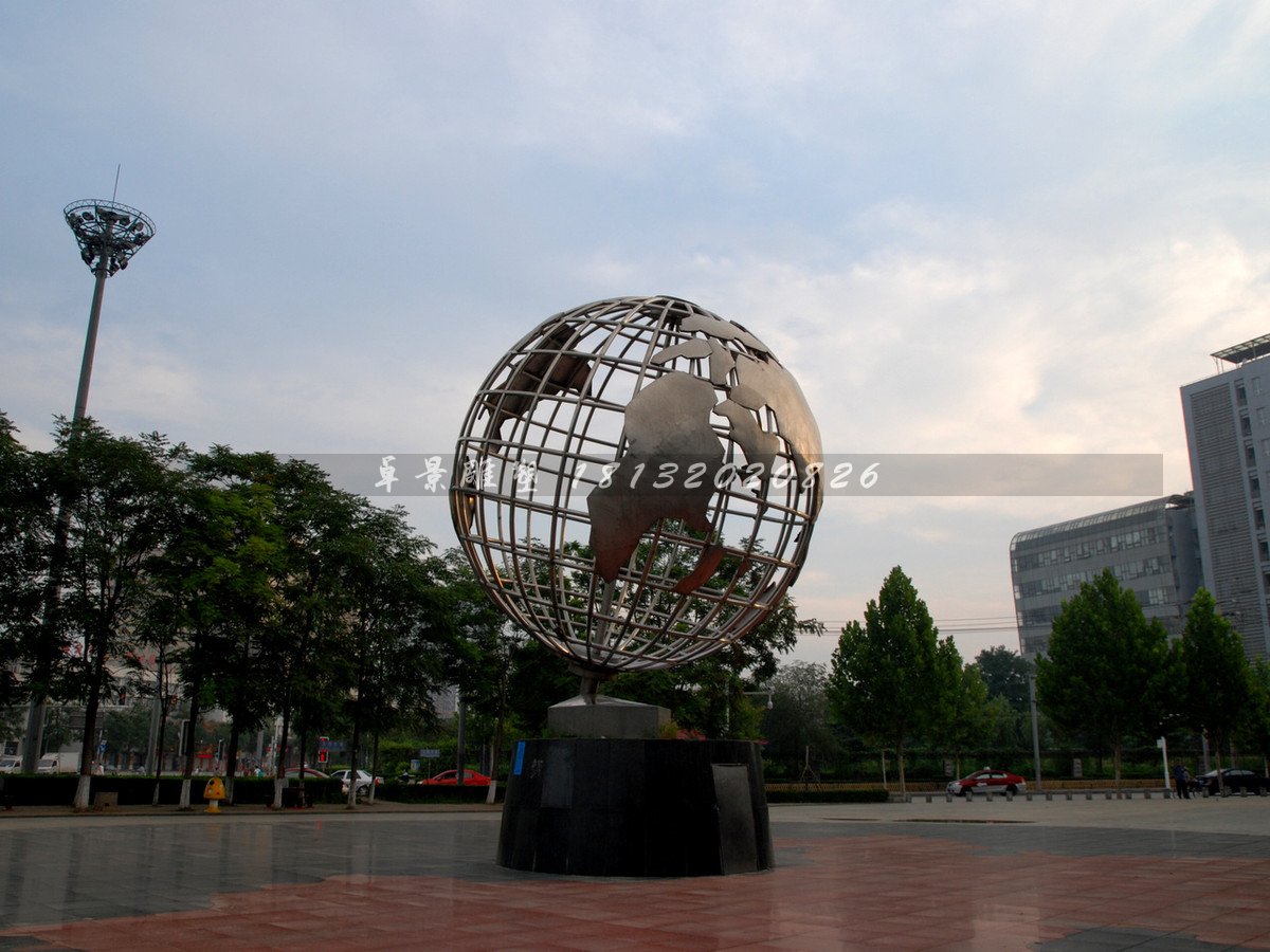 不銹鋼地球雕塑，旋轉(zhuǎn)地球儀雕塑