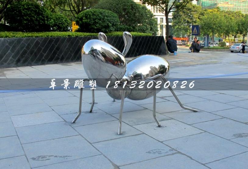 不銹鋼太空螞蟻-萬(wàn)科金色城市售樓廣場(chǎng)