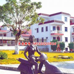 美女騎電車銅雕，街道小品銅雕