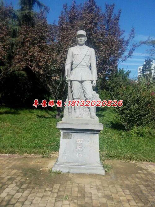 革命烈士雕塑，廣場英雄石雕
