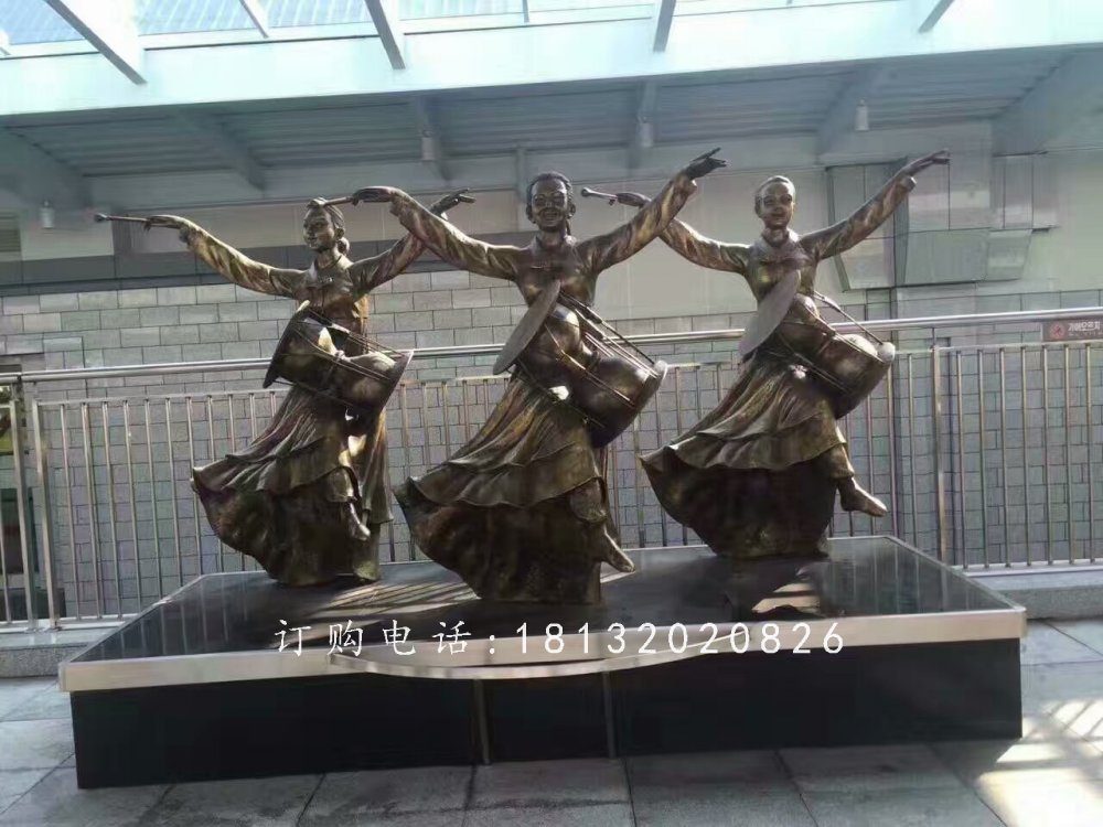 少數民族跳舞雕塑，廣場人物銅雕