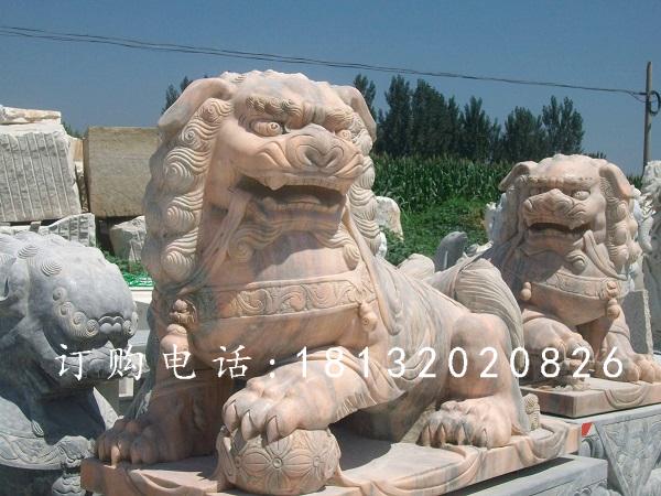 獅子滾繡球石雕，晚霞紅獅子雕塑