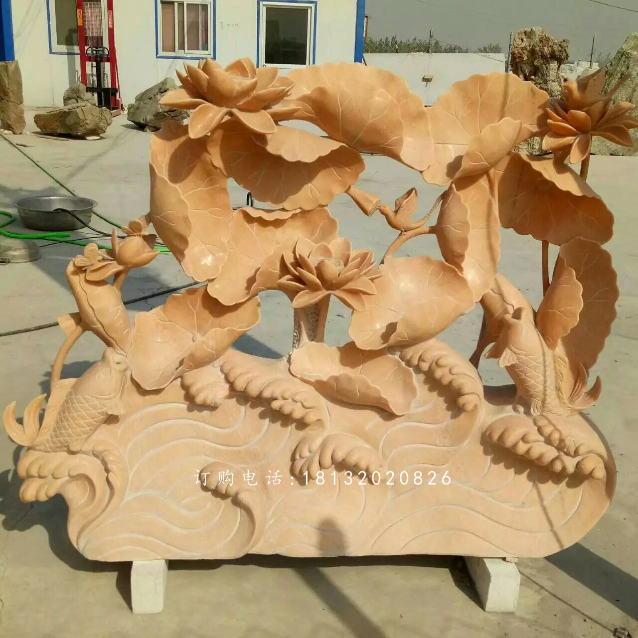 荷花荷葉雕塑，晚霞紅景觀石雕