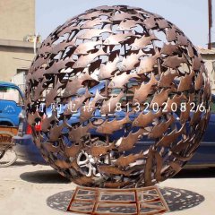 小魚鏤空球，不銹鋼景觀雕塑