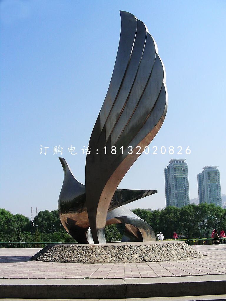 展翅鴿子雕塑，不銹鋼廣場雕塑