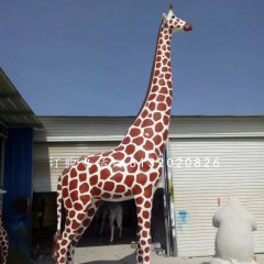 仿真長(zhǎng)頸鹿，玻璃鋼大型動(dòng)物雕塑