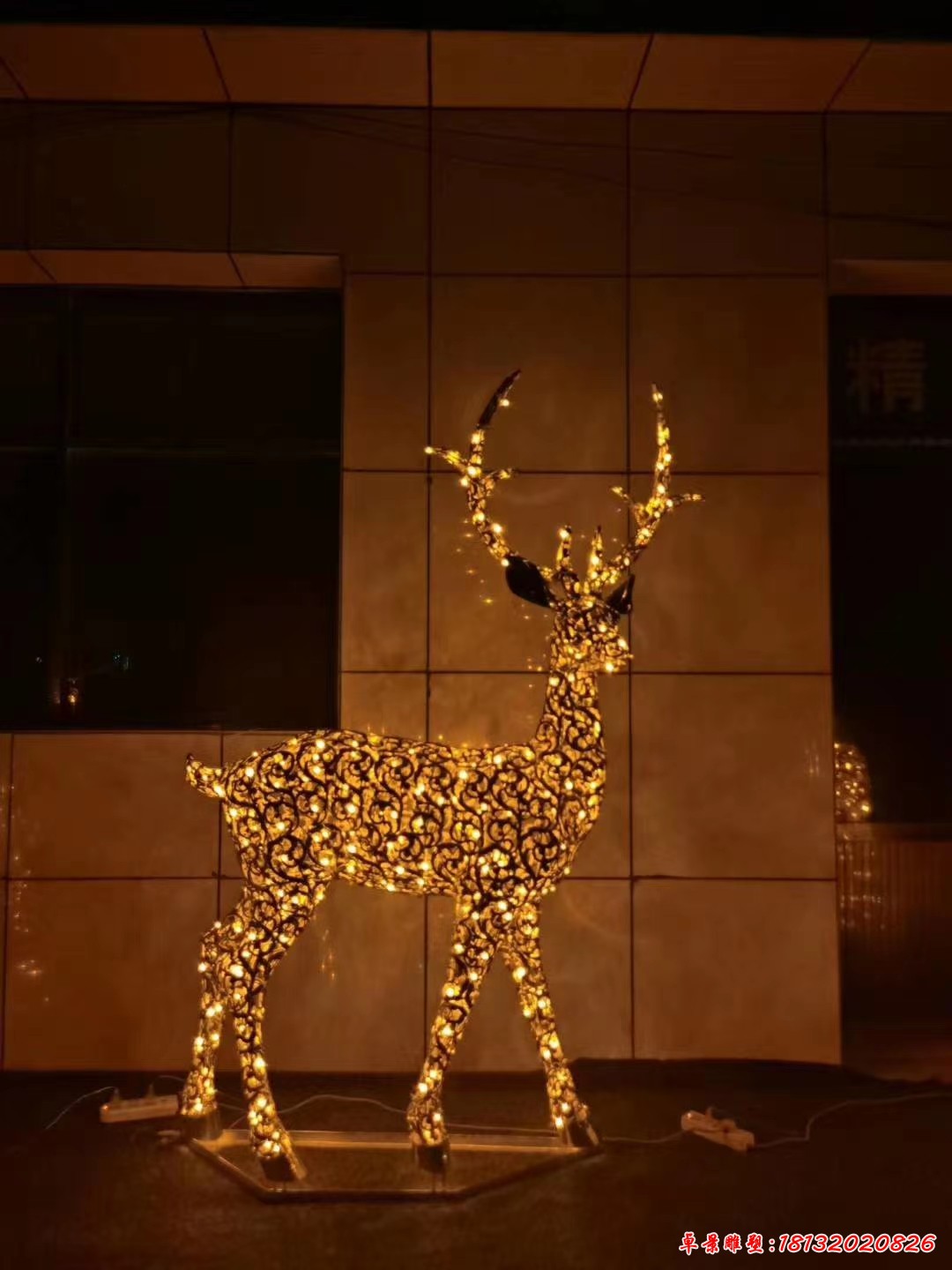 不銹鋼發光鏤空梅花鹿雕塑
