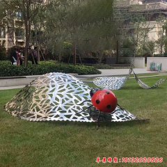 不銹鋼瓢蟲(chóng)樹(shù)葉雕塑