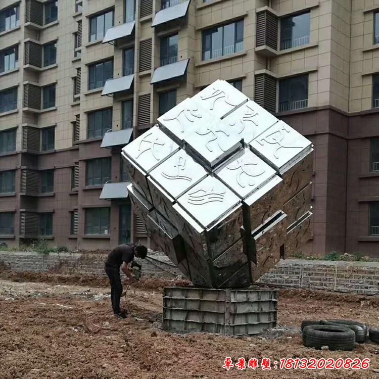 不銹鋼小區景觀魔方雕塑