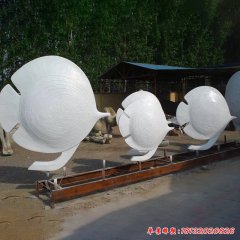 不銹鋼白色魚雕塑