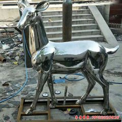 不銹鋼鏡面鹿雕塑