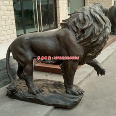 銅雕的獅子