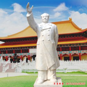 八一廣場毛主席塑像