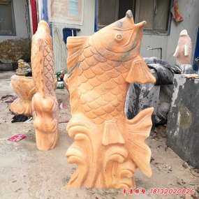 晚霞紅噴泉魚雕塑