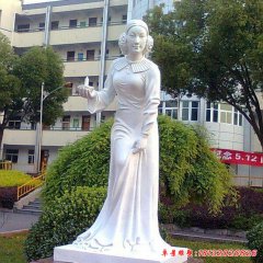 醫(yī)院女雕像