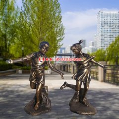 玻璃鋼踢毽子雕塑